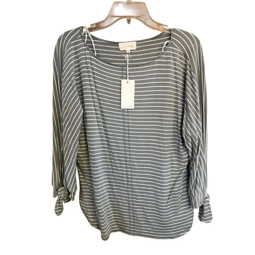 Mello Day Knit Top gray/White Sz S NWT